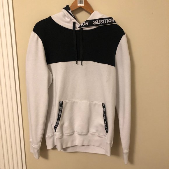 Hollister Black and White Hoodie In Mens Medium - Picture 1 of 5